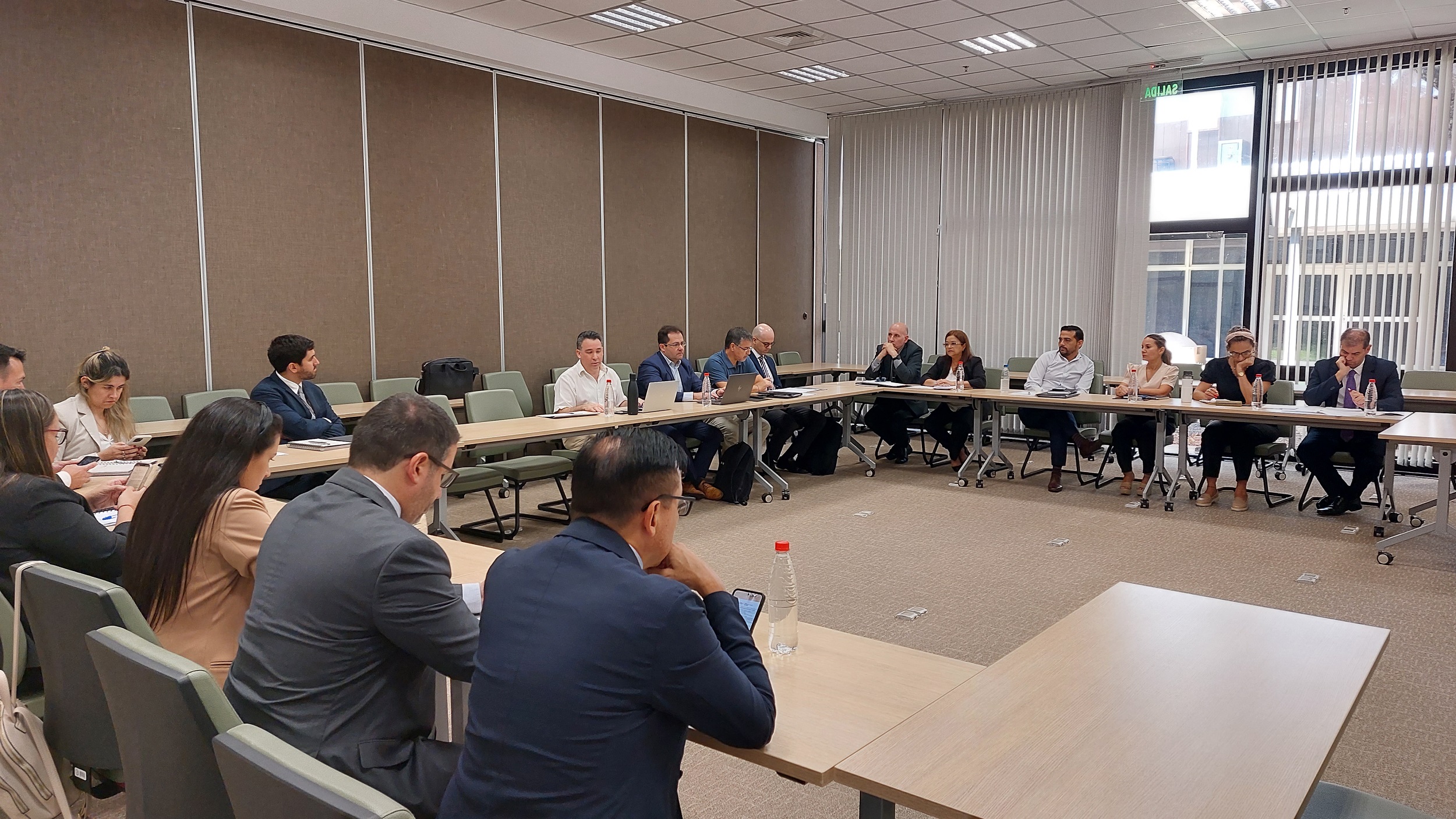 SEPRELAD participa en reunión interinstitucional para bancarizar a las Micro, Pequeñas y Medianas Empresas