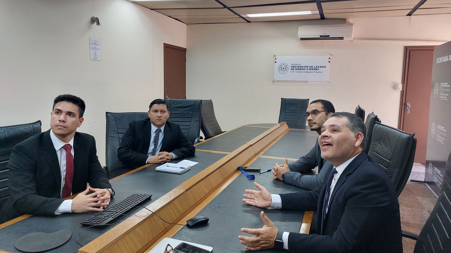 SEPRELAD y el Colegio de Escribanos del Paraguay organizaron con éxito webinar con más de 400 participantes  