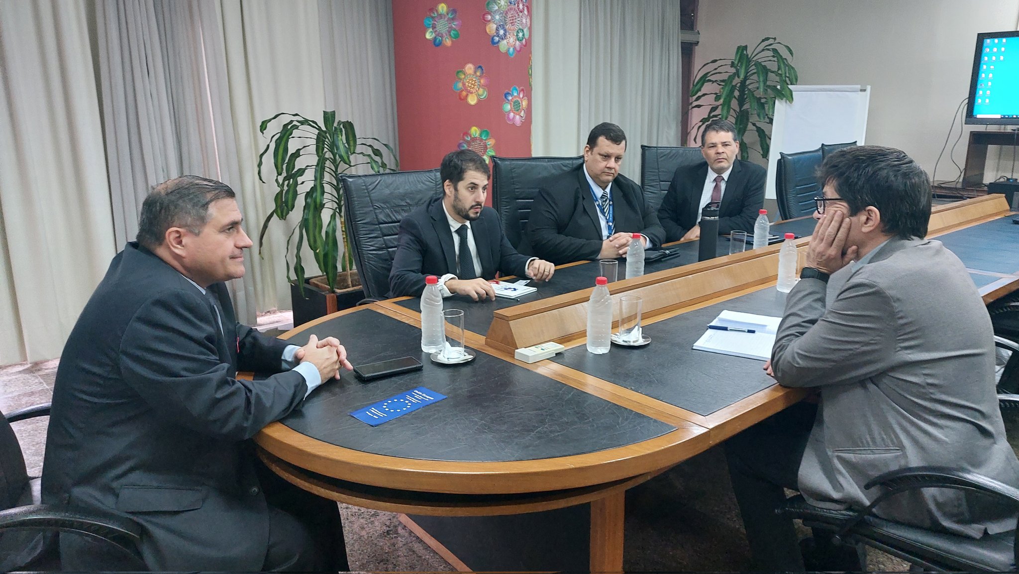 Ministro de la SEPRELAD recibió a representantes de la Unión Europea y OEA