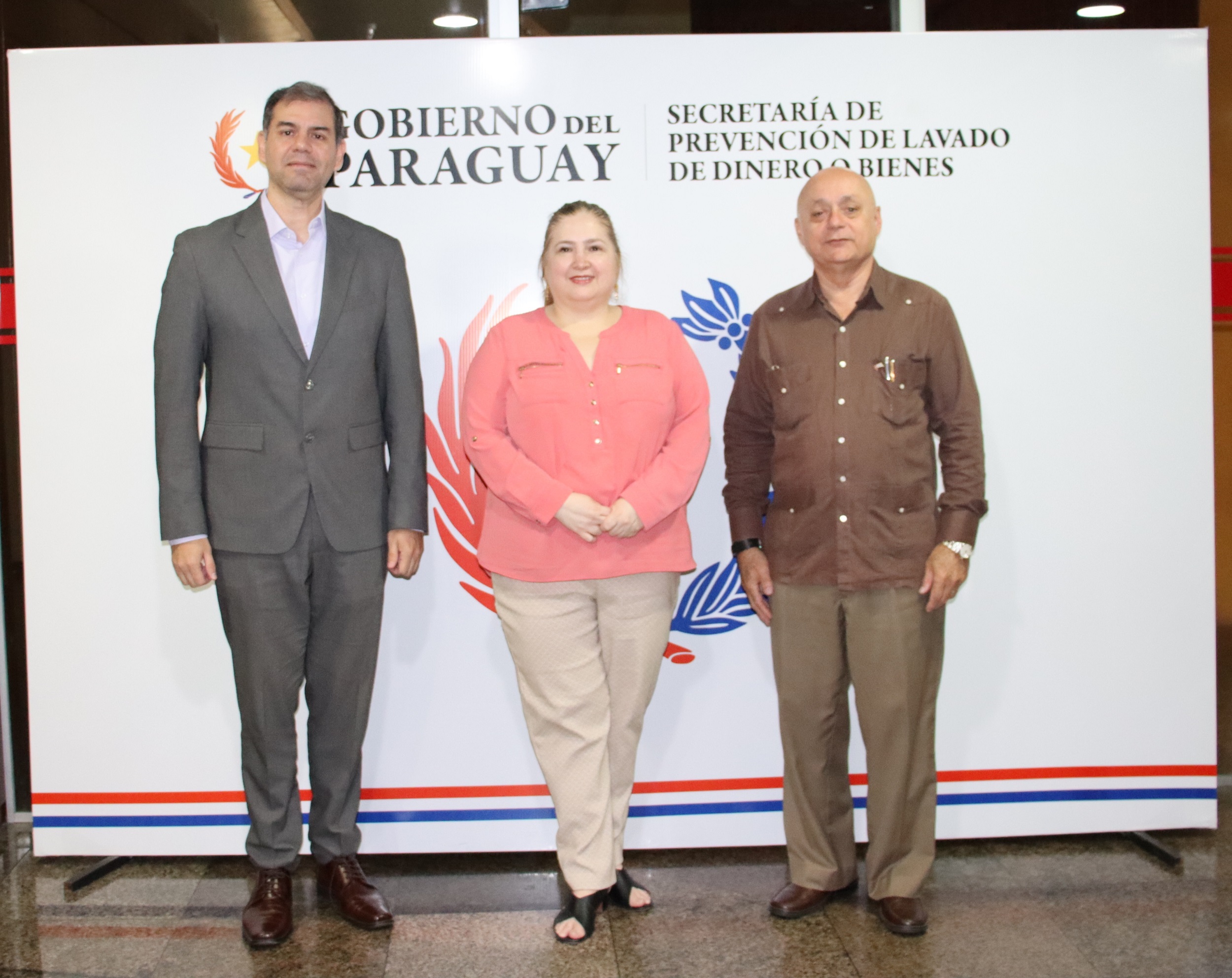 Ministra de la SEPRELAD recibe la visita de cortesía del embajador cubano 