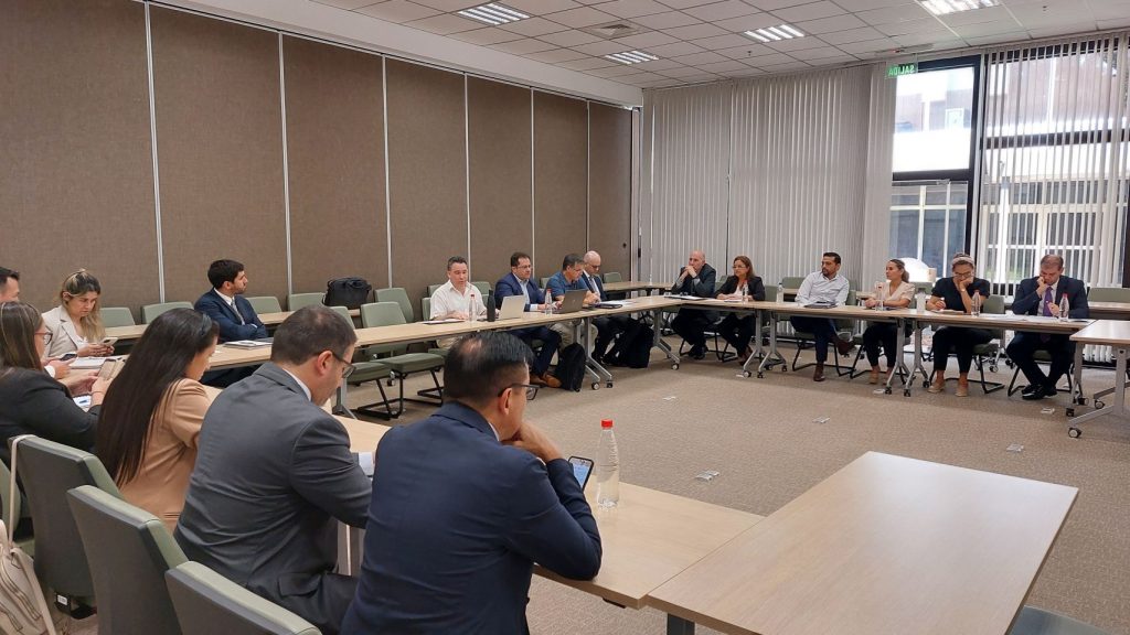 SEPRELAD participa en reunión interinstitucional para bancarizar a las Micro, Pequeñas y Medianas Empresas
