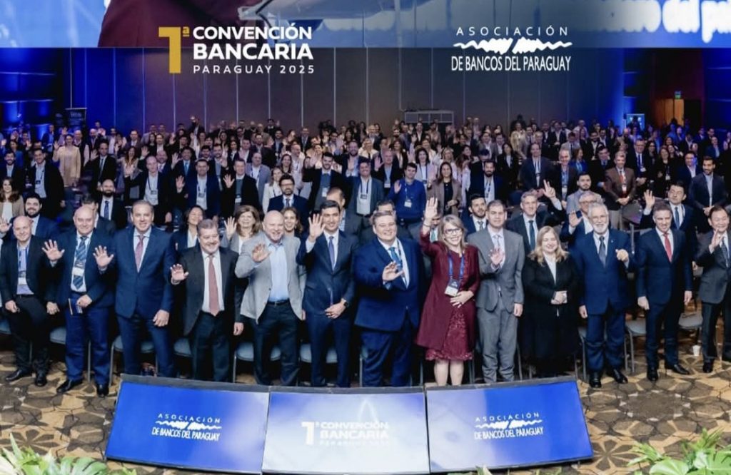 Ministra de la SEPRELAD participa en la Primera Convención Bancaria Paraguay 2025